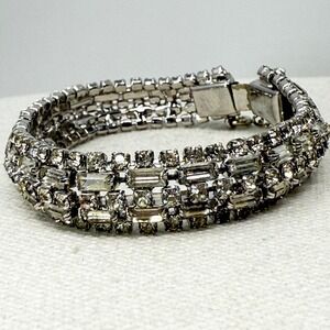 Vintage‎ Rhinestone Bracelet Safety Clasp Silver Tone Retro Sparkling Glam